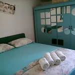 Apartment Vintage Art Split