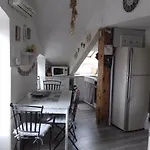 Apartment Vintage Art Split