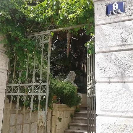 Vintage Art 아파트 *